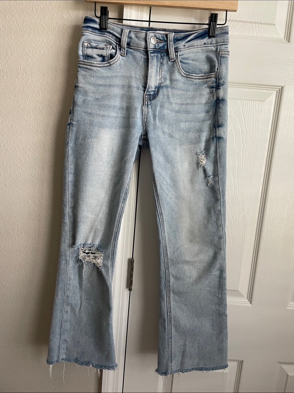 Lovervet Light Blue Distressed Cropped Women's Jeans Size 25/1